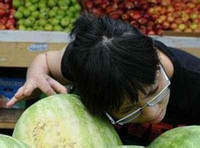 塔指公园吃瓜,夏日吃瓜盛宴，畅享清凉时光